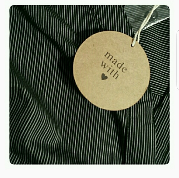 *Black/White Off Shoulder blouse - Picture 3 of 3